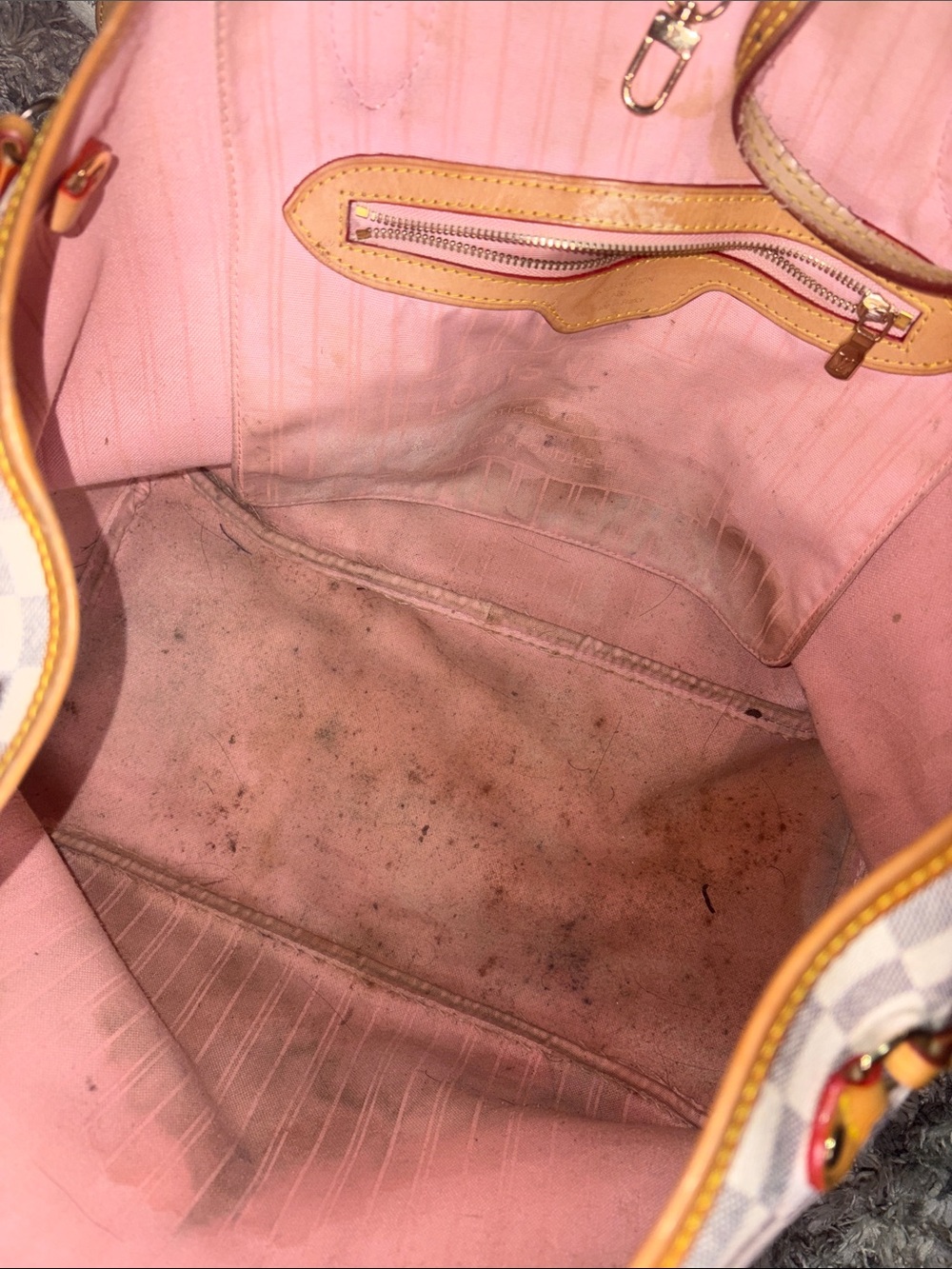 Lv Duffle Bag and Tote White and Cream Tote with Pouch - Picture 7 of 13